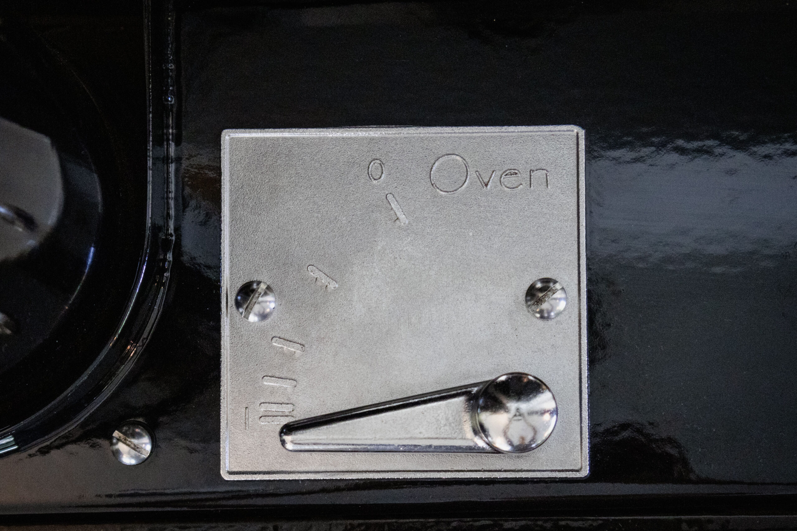 Detail van de ovenbediening van de Little Range