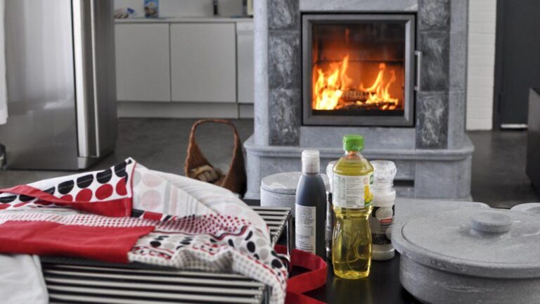 Koken met passend kookgerei in een Tulikivi Karelia haard