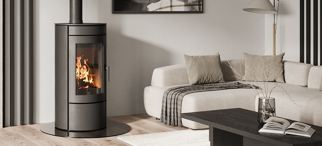 Nordic Fire Baldr CV houtkachel in een woonkamer