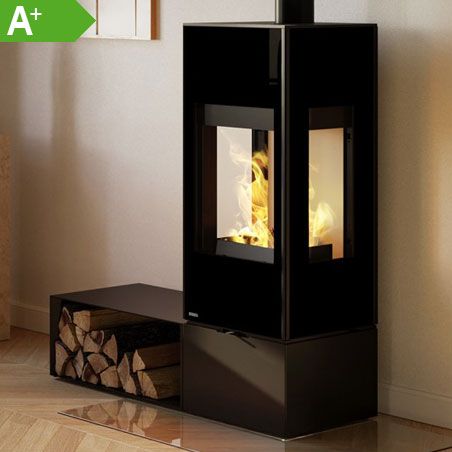 RIKA Connect Wood 3S houtkachel met driezijdig vuurzicht en houtopslag